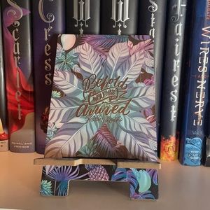 FairyLoot phone stand